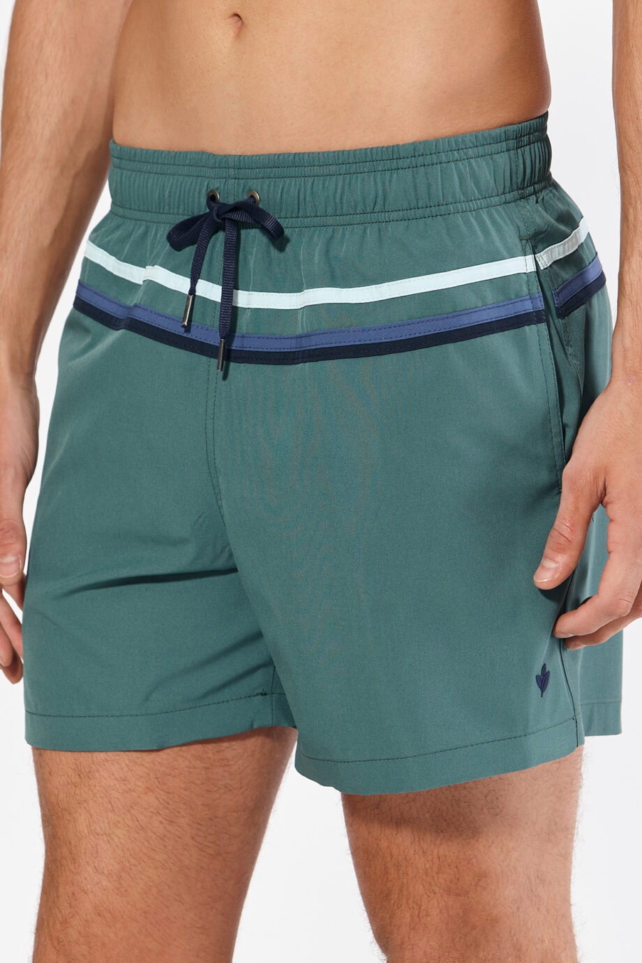 Short liso con tres bandas
