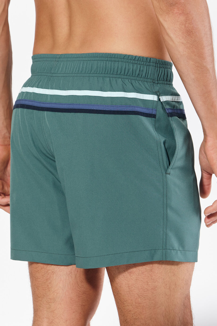 Short liso con tres bandas