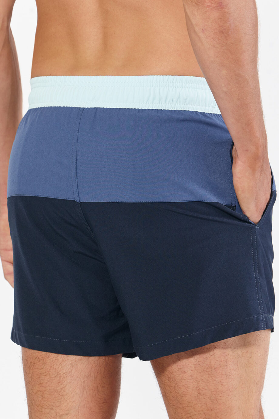 Short a tres colores