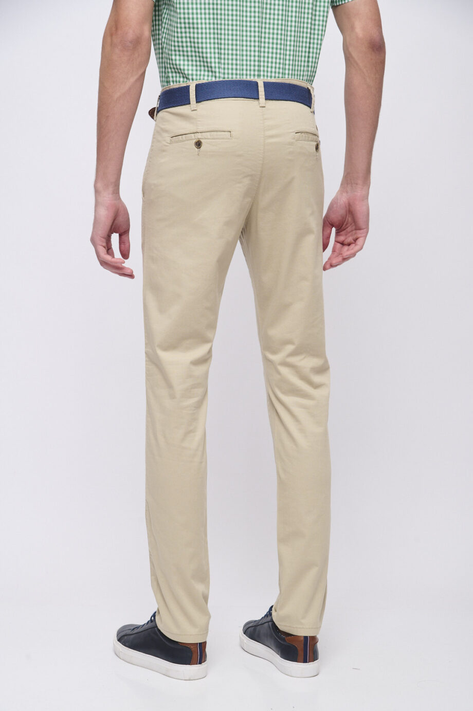 Chino regular fit de piqué liviano
