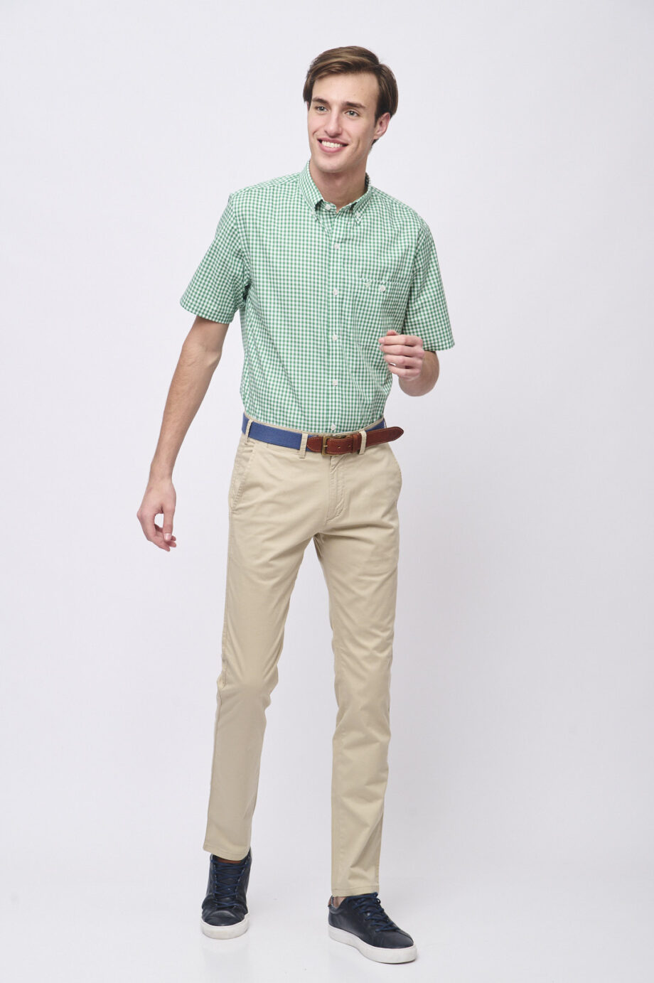Chino regular fit de piqué liviano