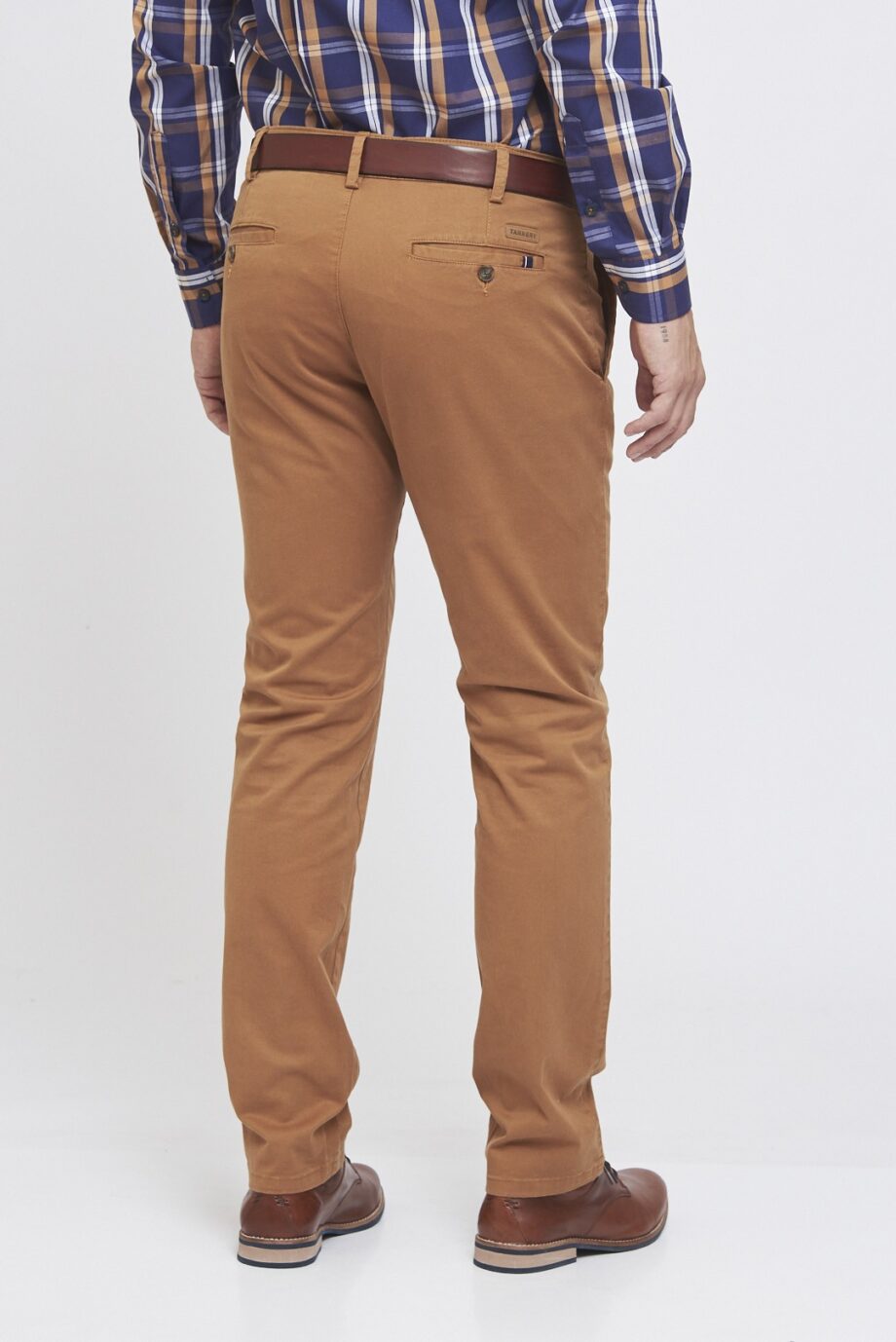 Chino regular fit de gabardina elastizada
