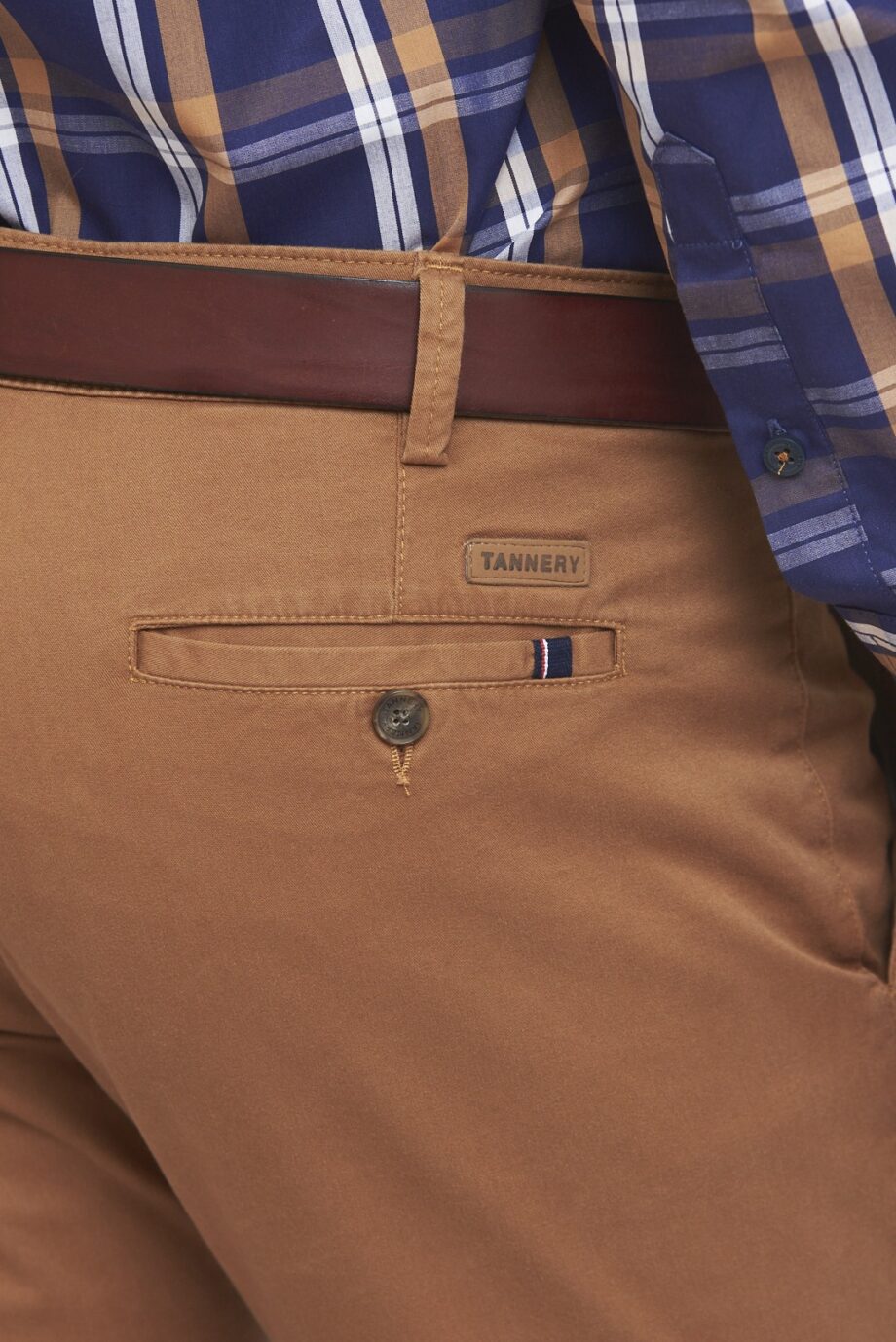Chino regular fit de gabardina elastizada