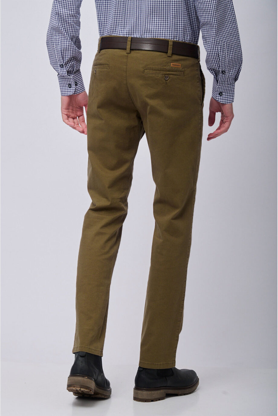 Chino básico regular fit de gabardina