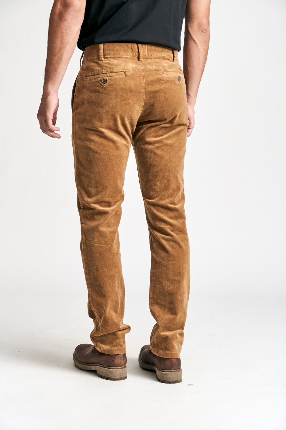 Chino básico regular fit de corderoy