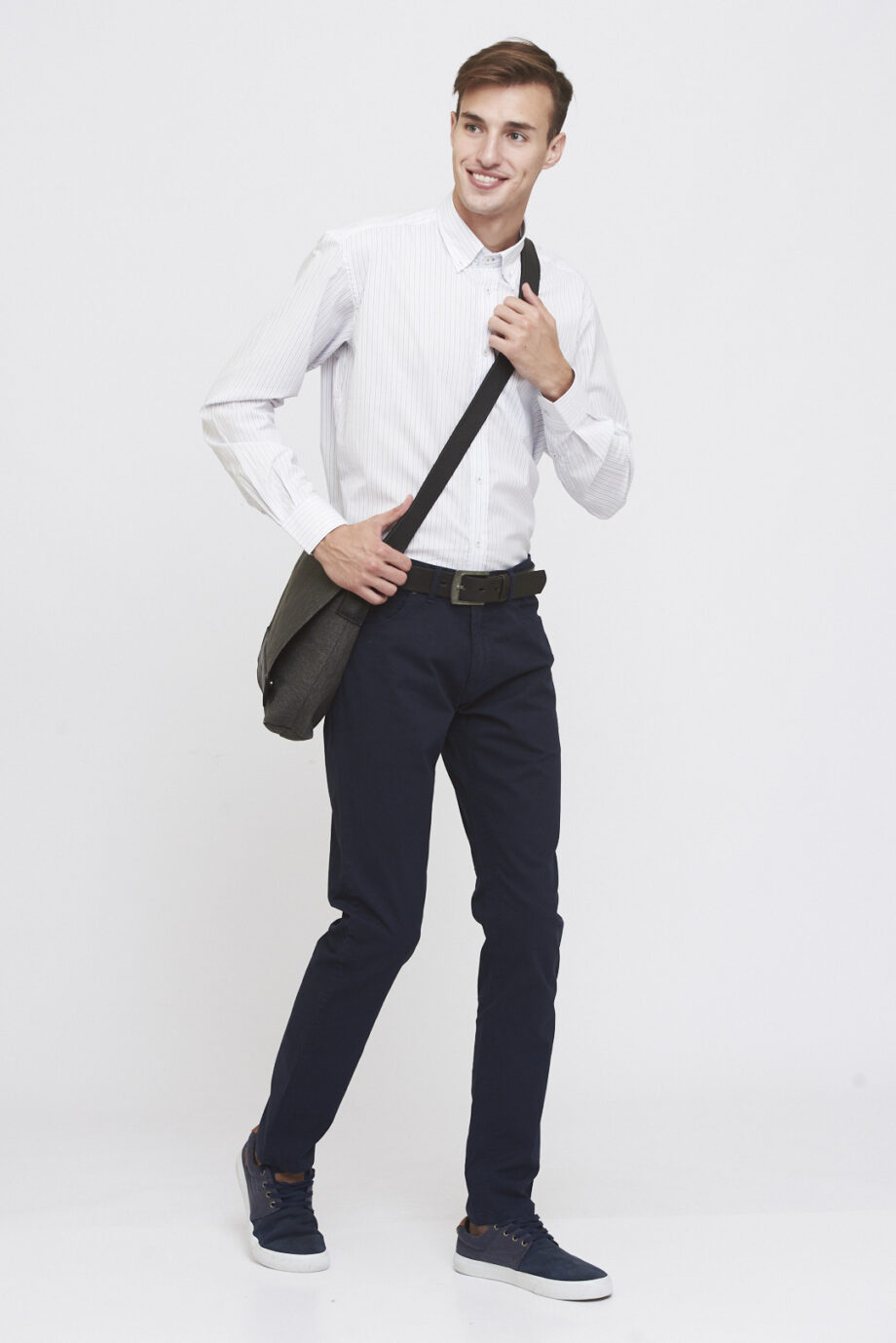 Pantalón corte jean regular fit de gabardina