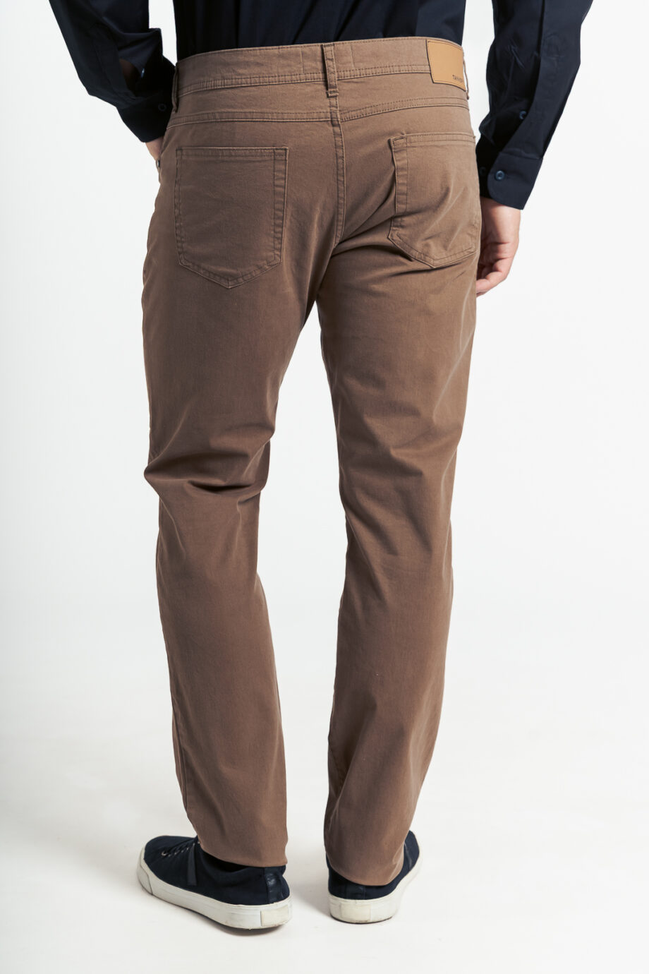 Pantalón corte jean regular fit de gabardina