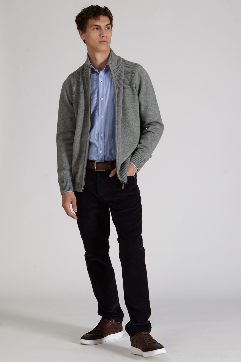 Pantalón corte jean de corderoy 21 bastas