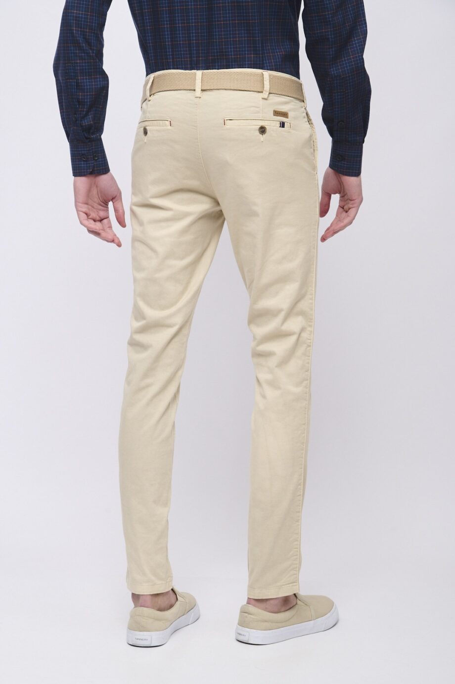 Chino slim fit de gabardina teñida