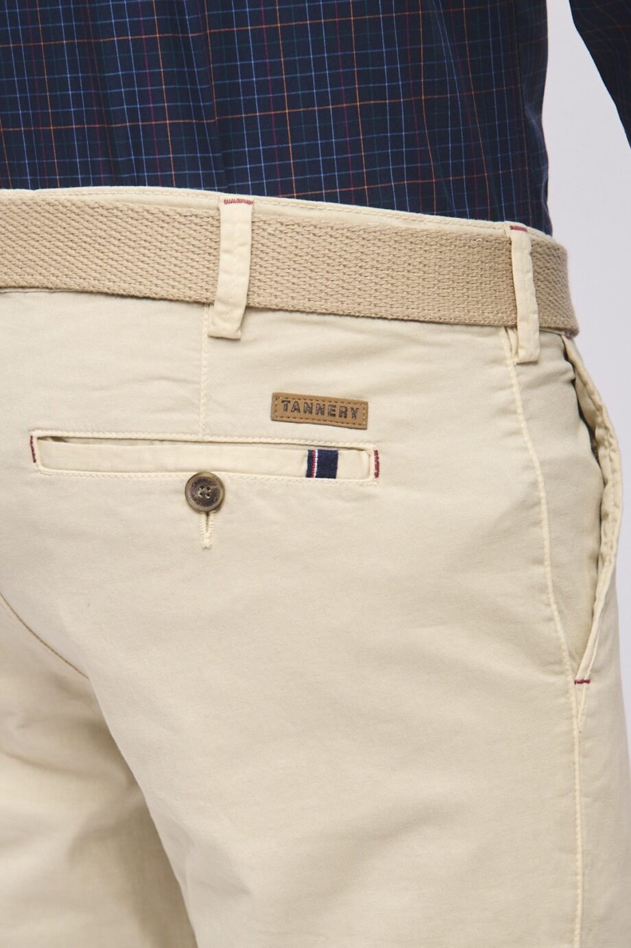 Chino slim fit de gabardina teñida