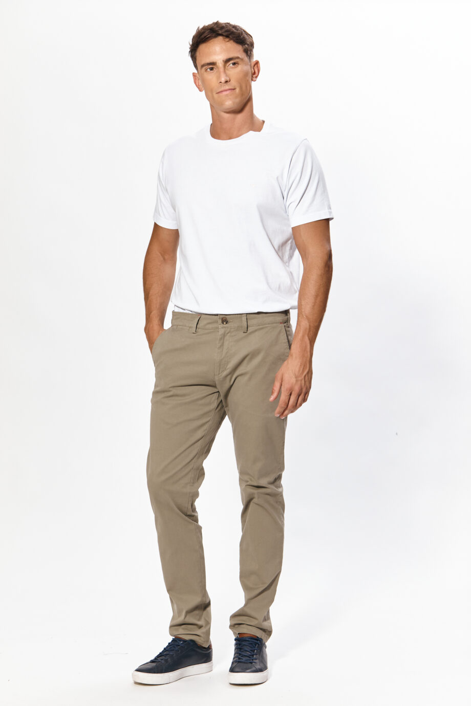 Chino slim fit de gabardina elastizada