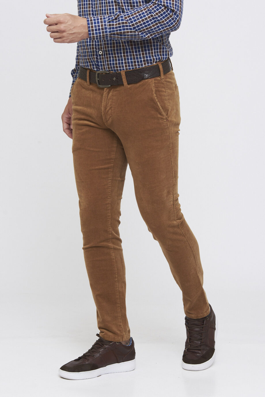 Chino slim fit de corderoy 21 bastas