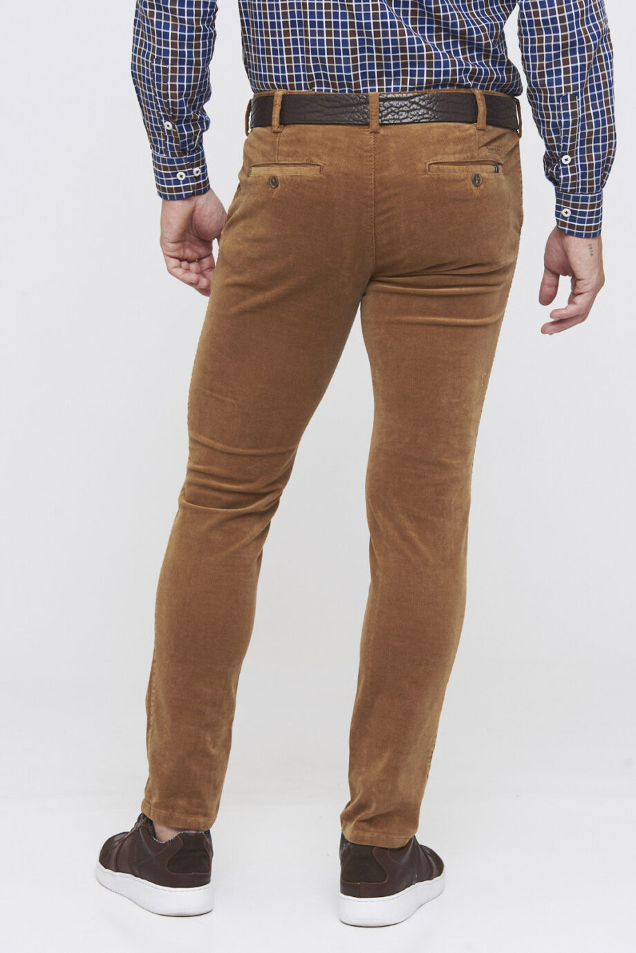 Chino slim fit de corderoy 21 bastas