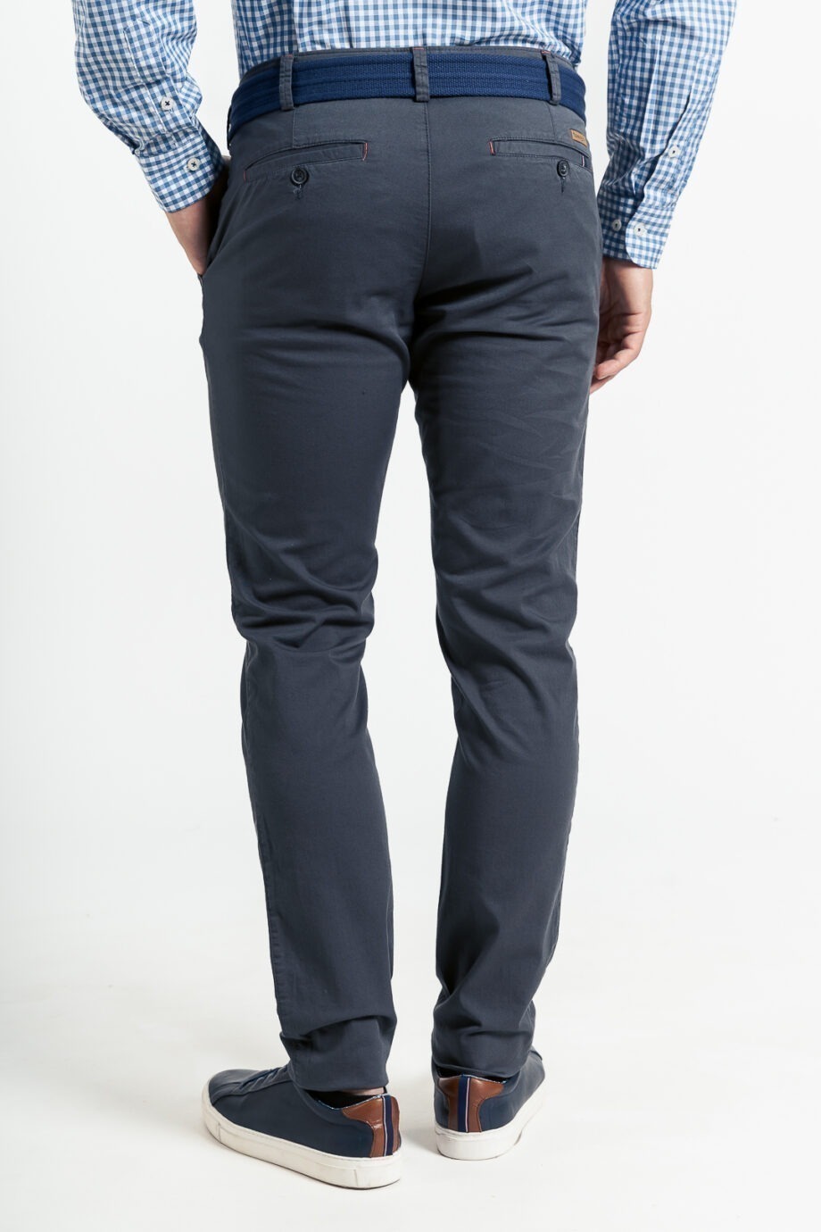 Chino slim fit de gabardina liviana