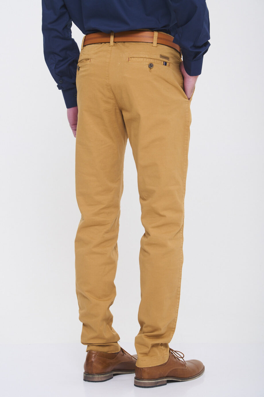 Chino slim fit de gabardina teñida