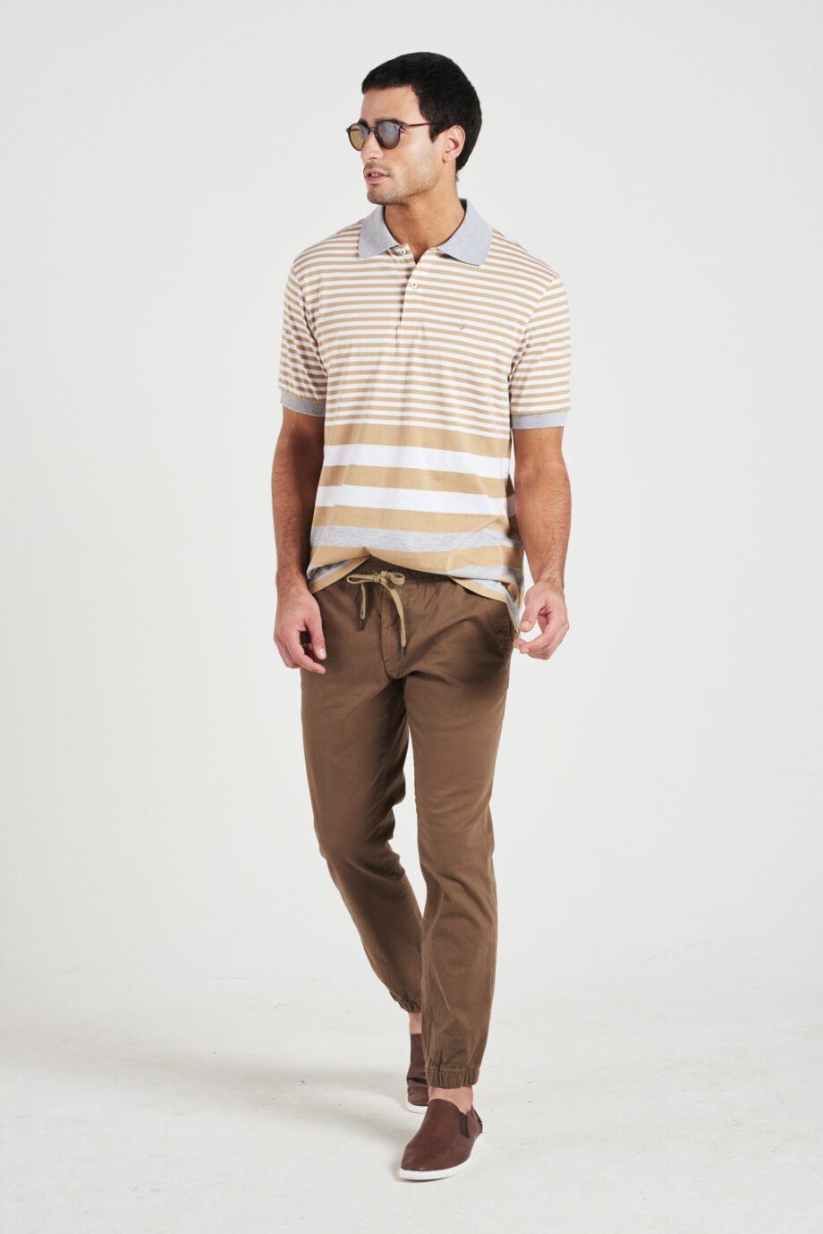 Jogger slim fit de gabardina