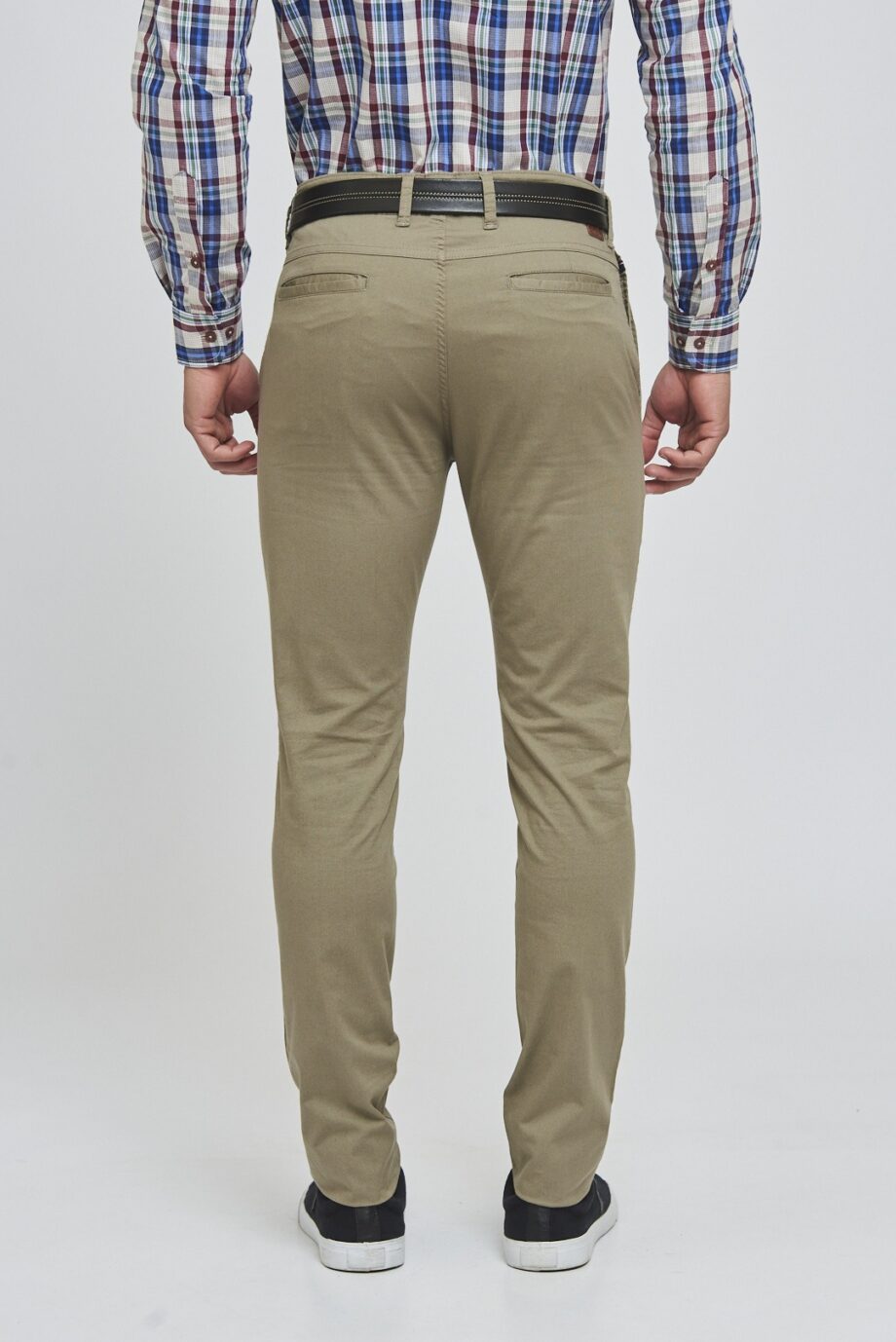 Chino slim fit relax de piqué liviano