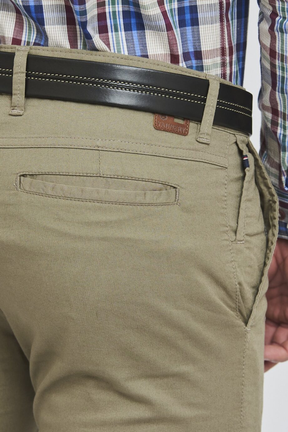 Chino slim fit relax de piqué liviano