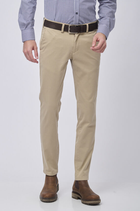 Pantalón sin pinzas slim fit basico gabardina