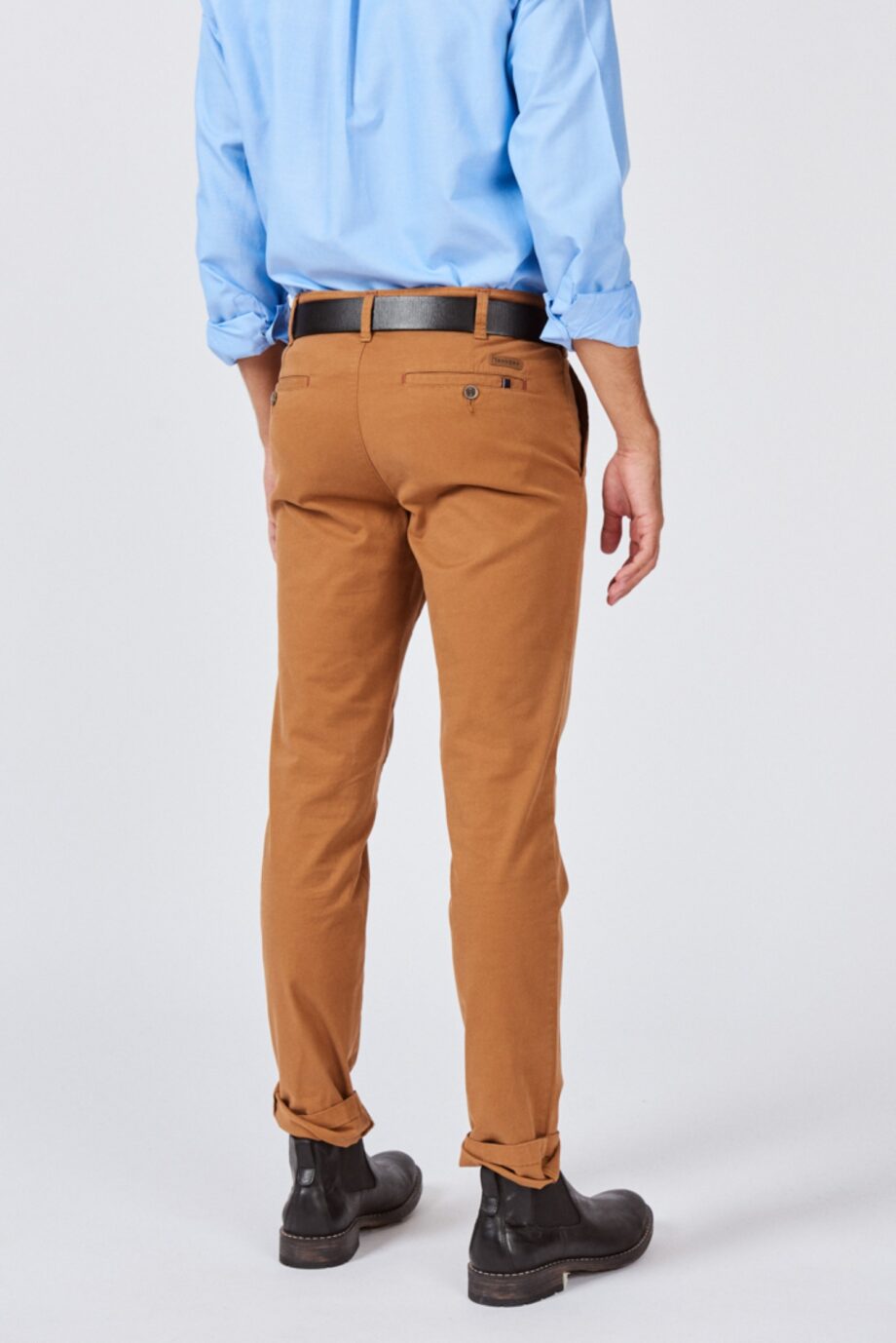 Chino básico slim fit de gabardina