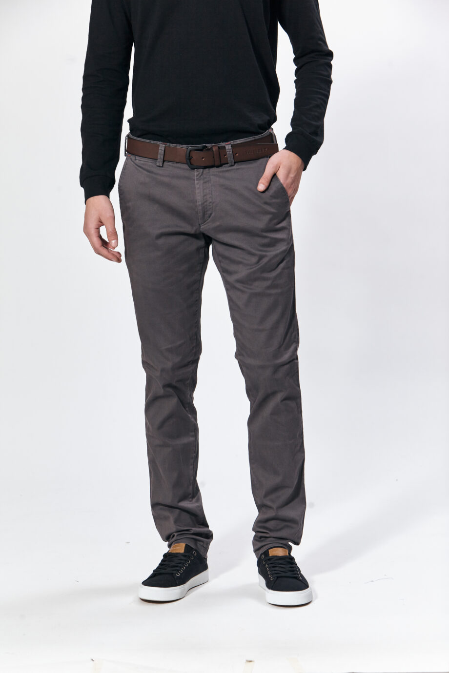 Pantalón sin pinzas slim fit basico satén