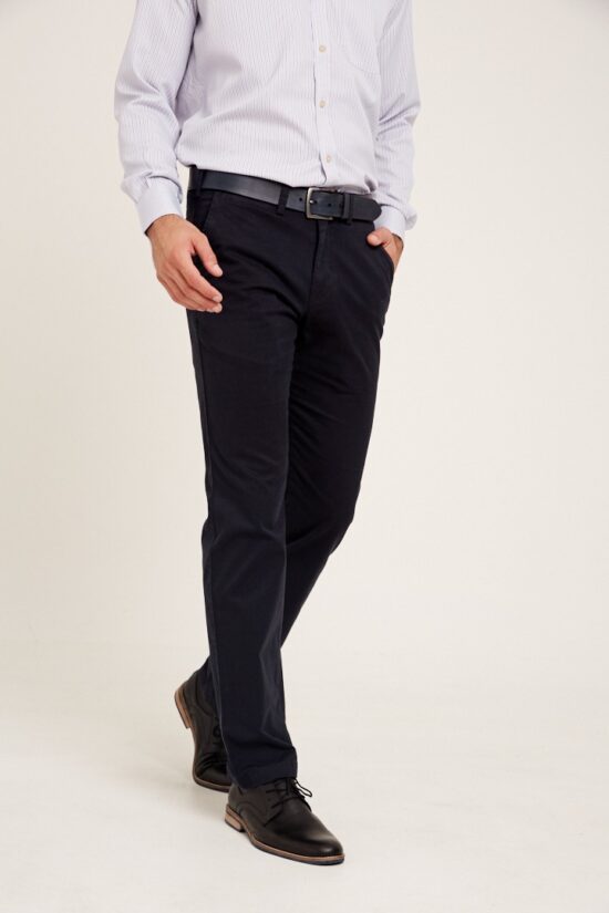 Chino relaxed fit de gabardina