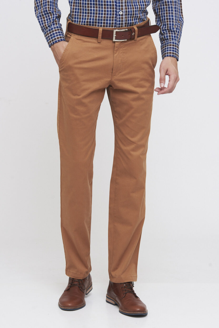 Chino relaxed fit de gabardina