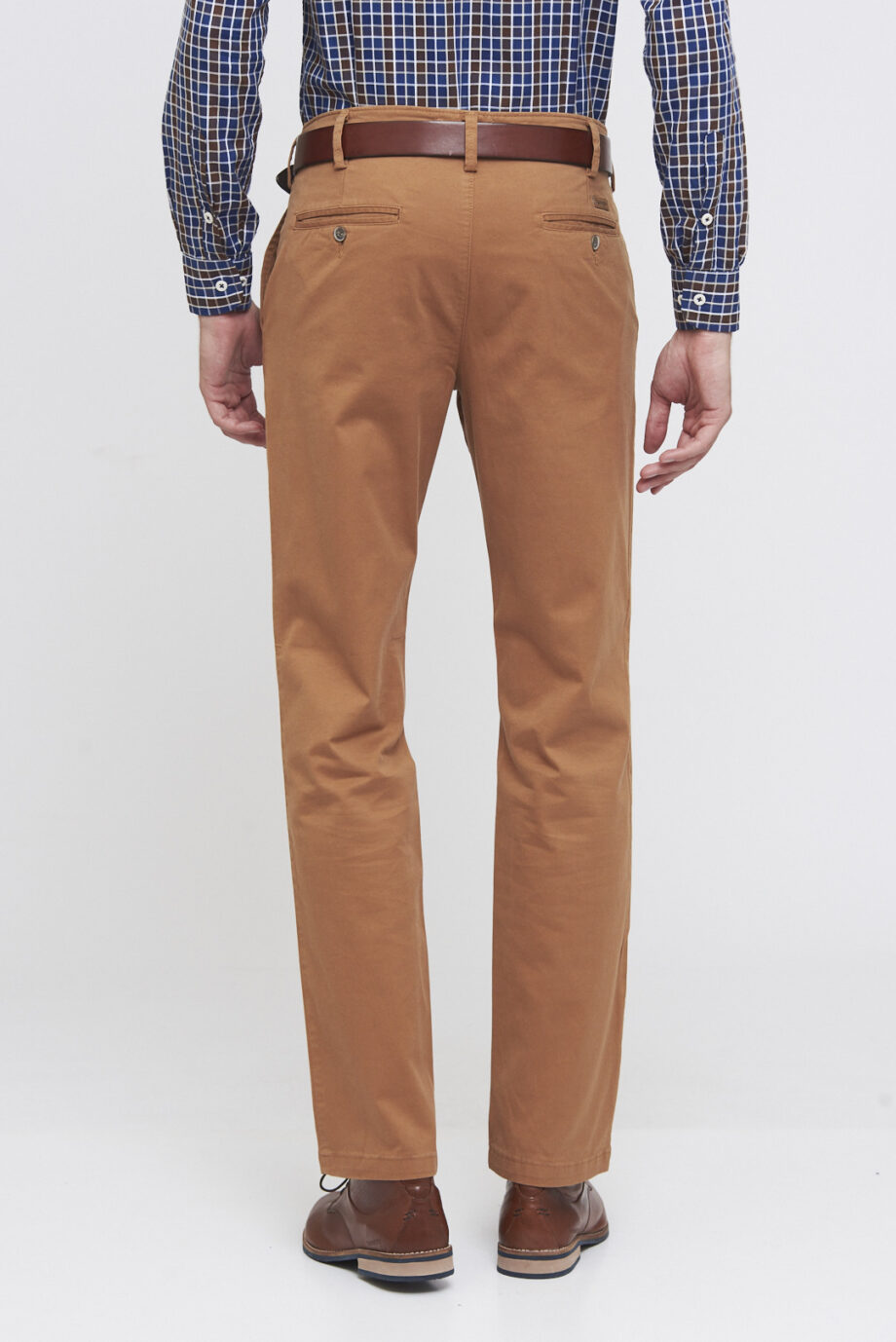 Chino relaxed fit de gabardina