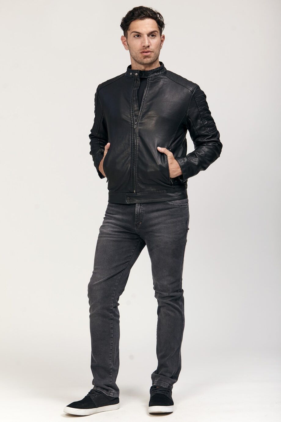 Campera corta de PU