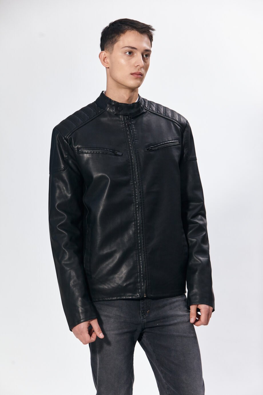 Campera corta de P. U.