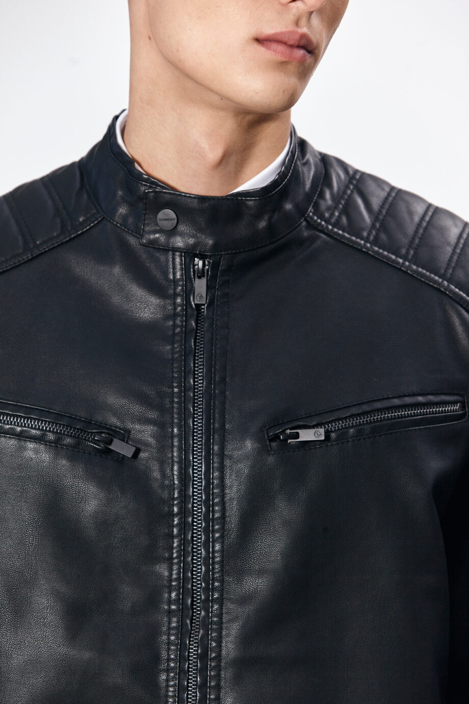 Campera corta de P. U.