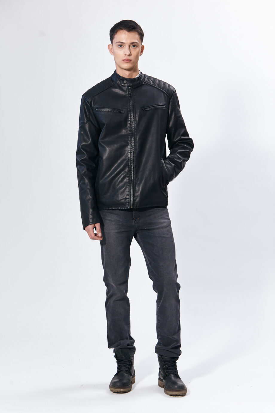 Campera corta de P. U.