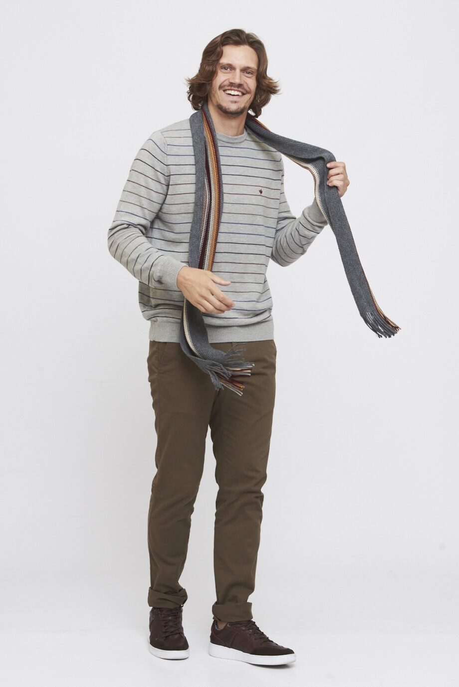 Sweater cuello O a cinco colores