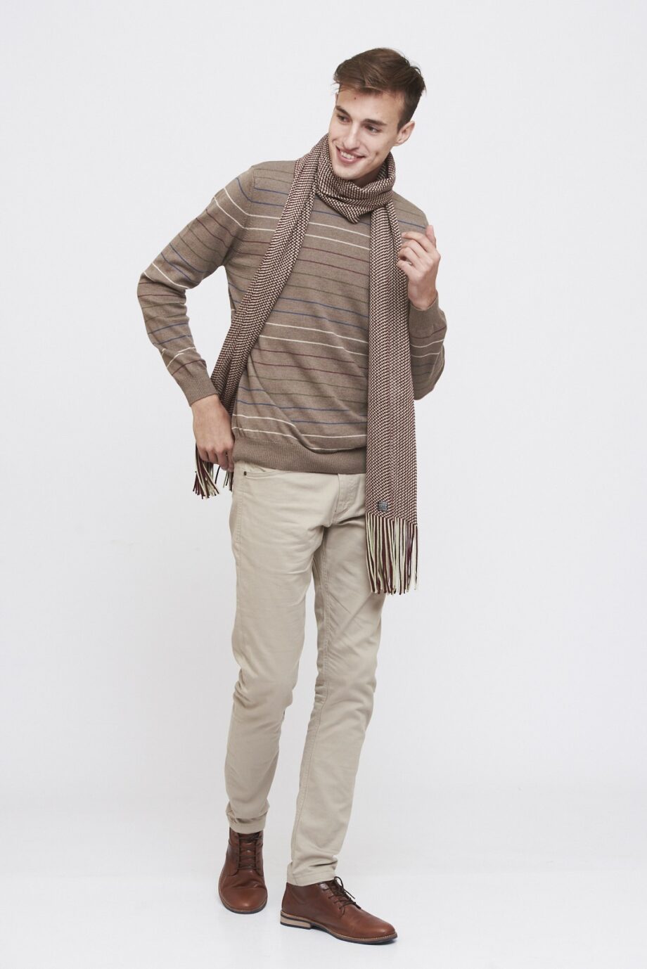 Sweater cuello O a cinco colores