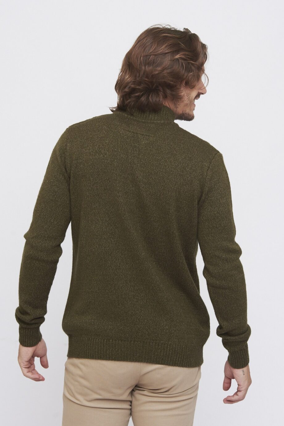 Sweater medio cierre con textura