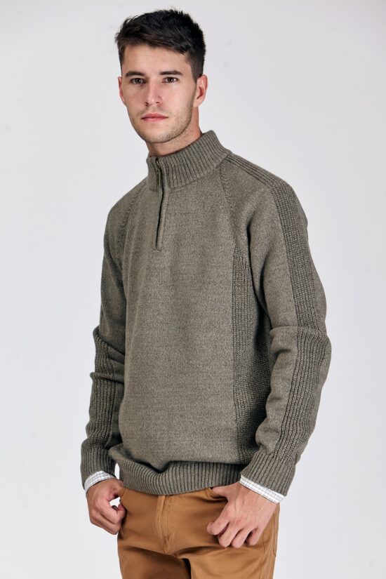 Sweater medio cierre con mangas ranglan