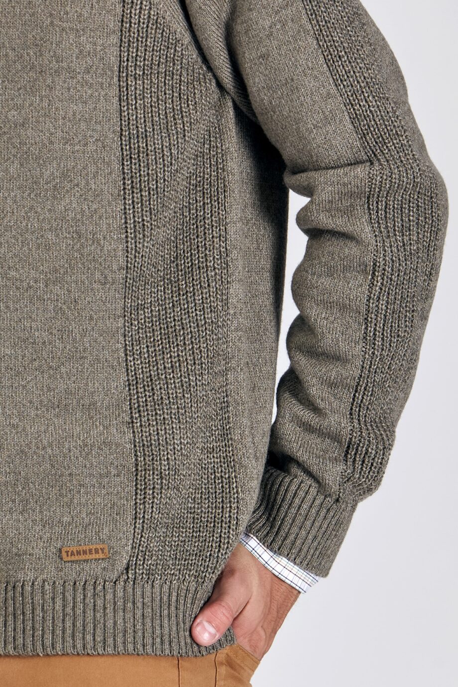 Sweater medio cierre con mangas ranglan