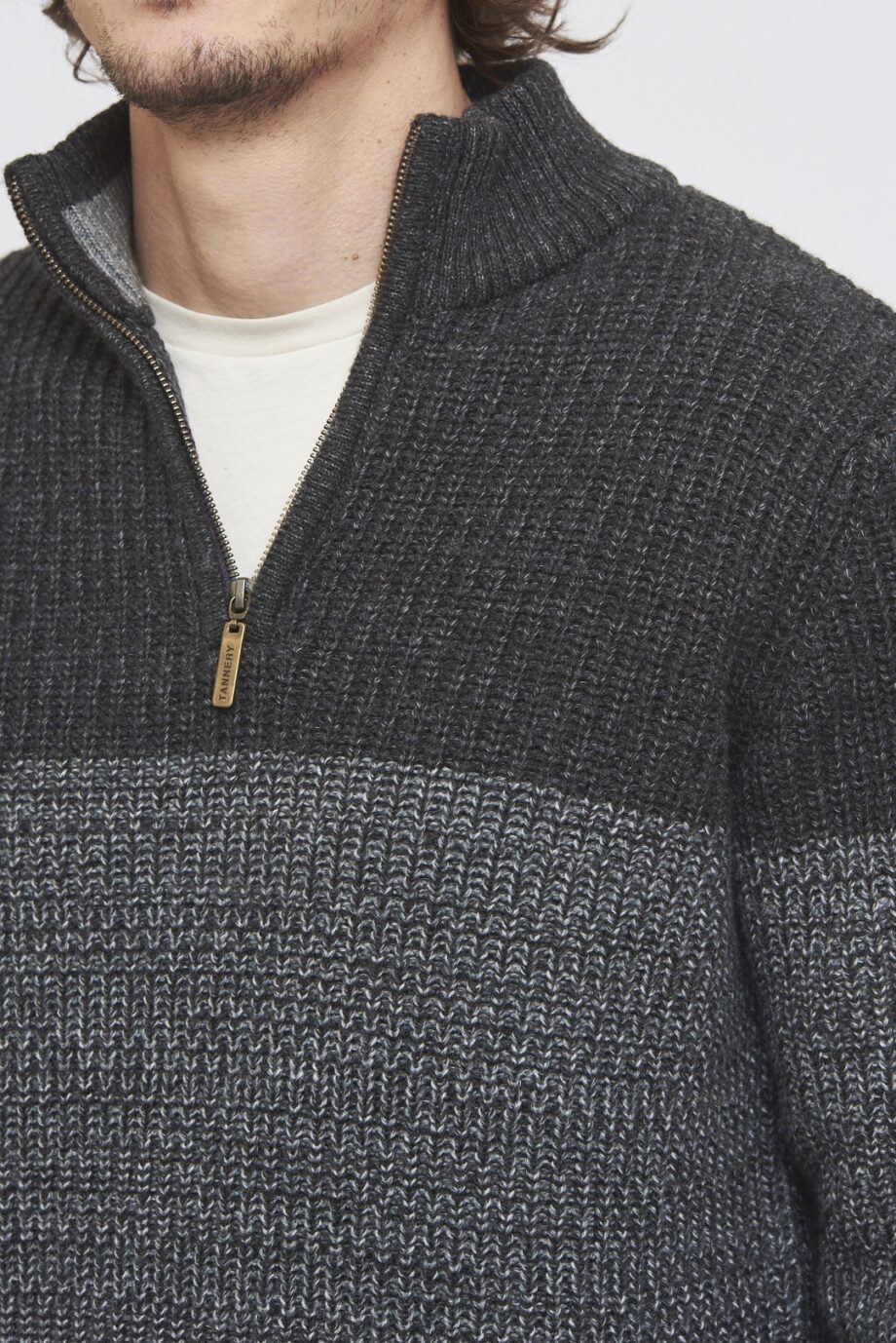 Sweater medio cierre a tres colores