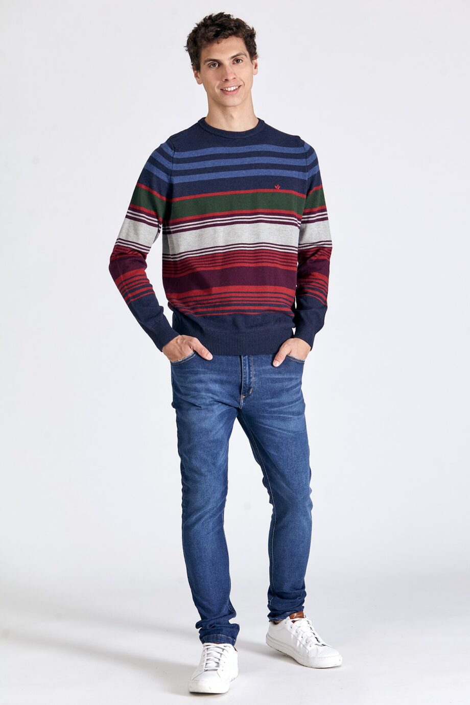Sweater escote redondo a rayas