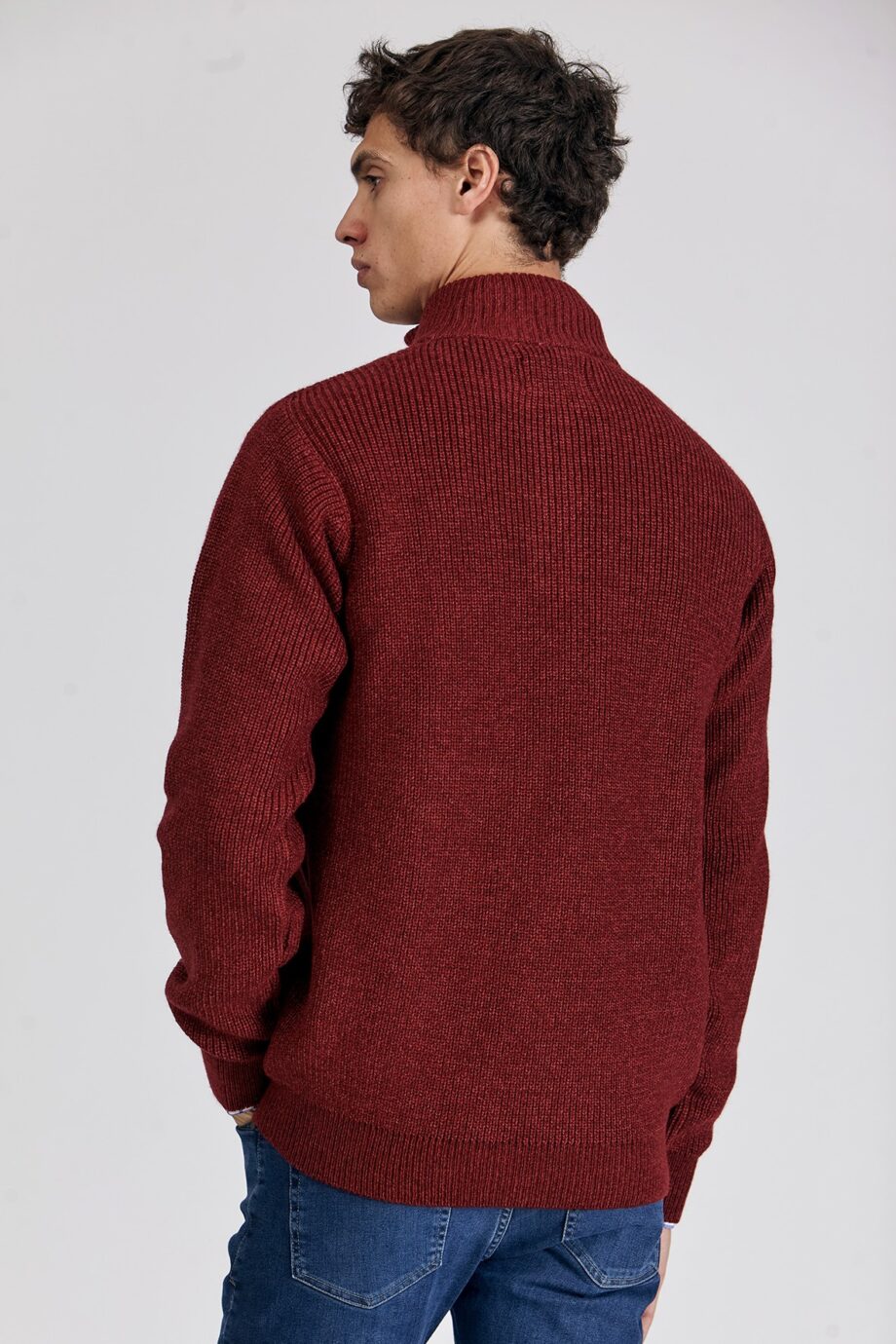 Sweater medio cierre tejido de punto