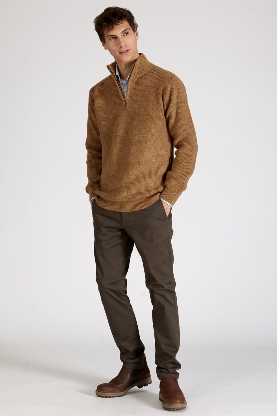Sweater medio cierre tejido de punto