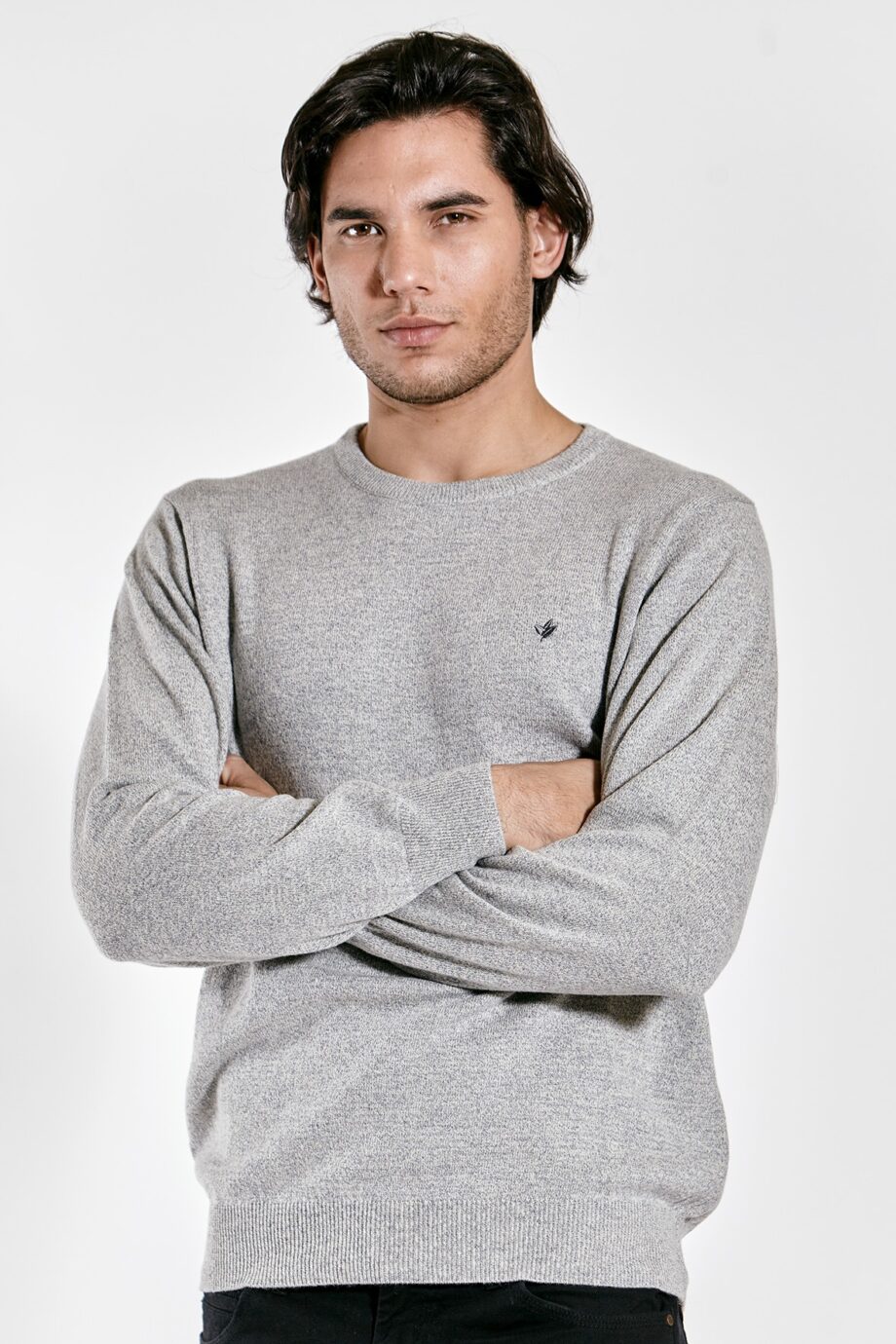 Sweater liso escote redondo