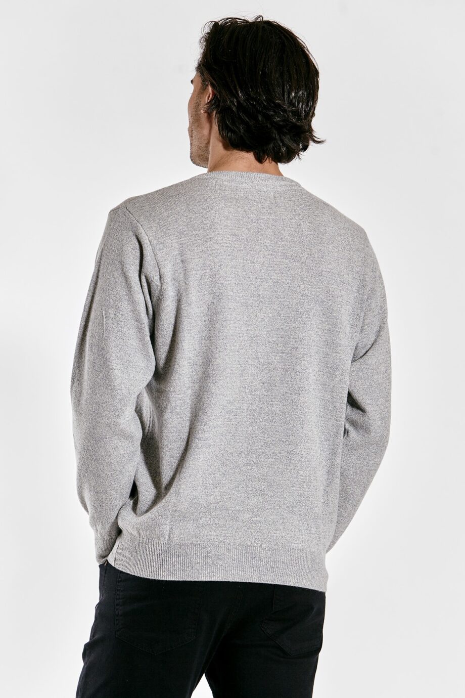Sweater liso escote redondo