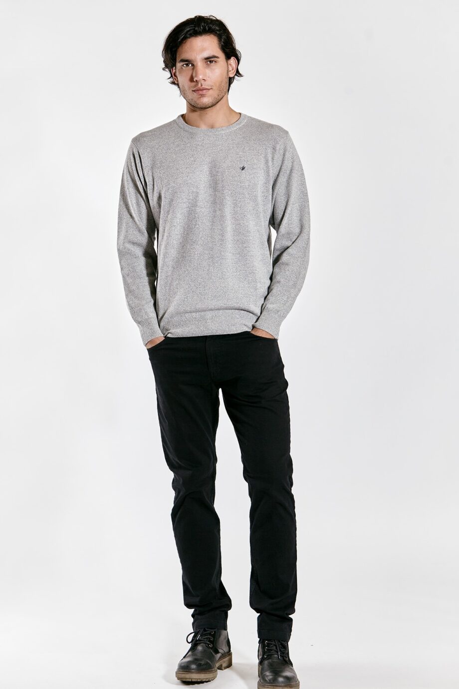 Sweater liso escote redondo