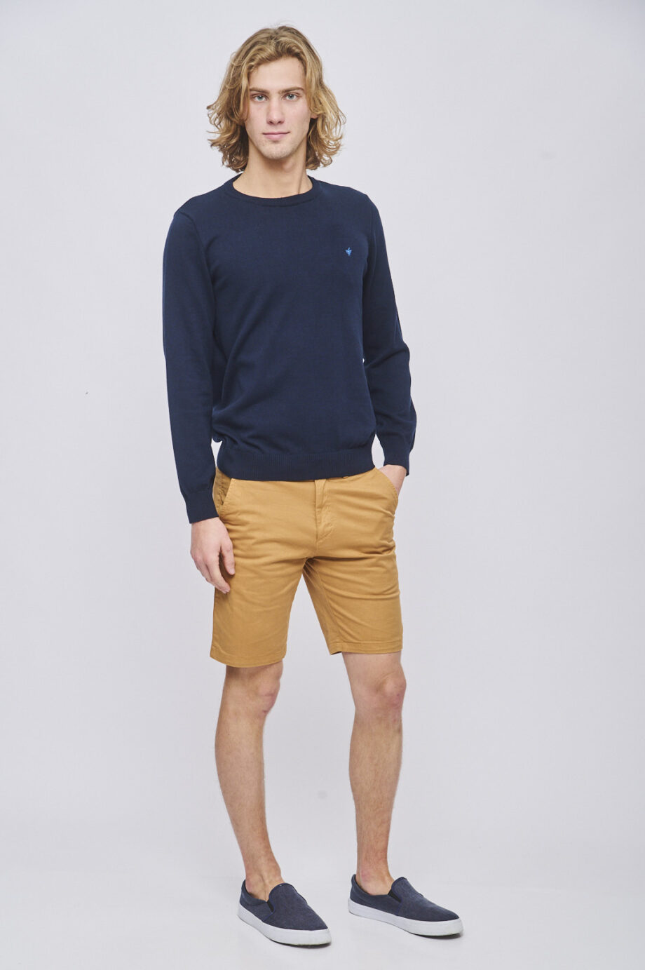 Sweater liso escote redondo