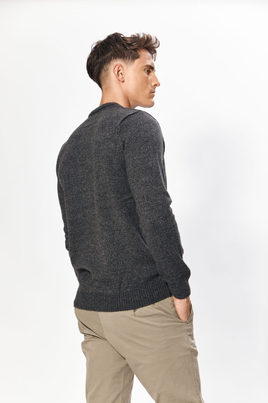 Sweater básico escote redondo