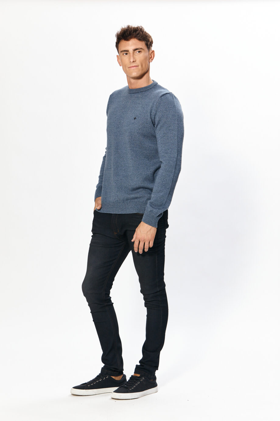 Sweater básico escote redondo