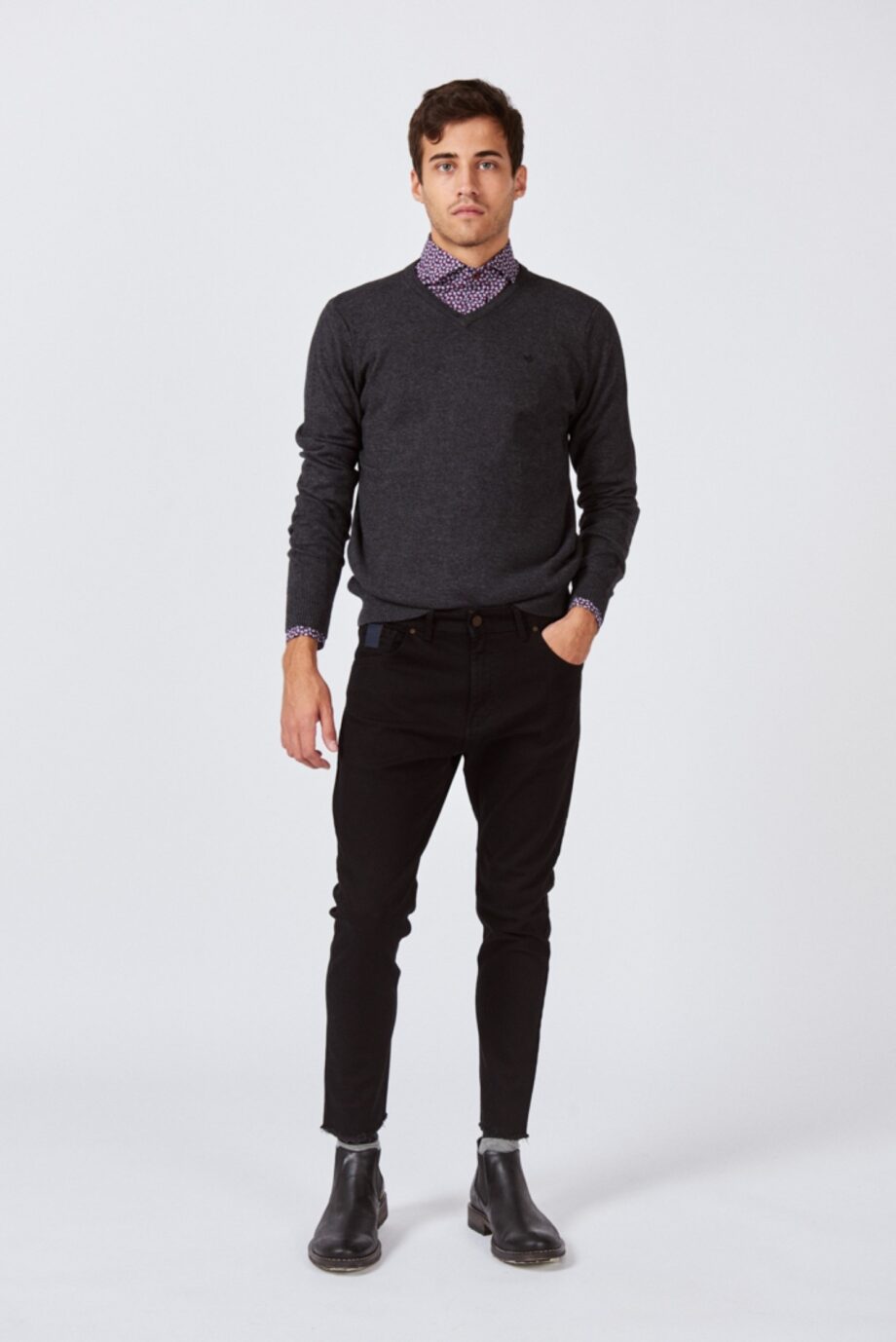 Sweater liso escote V