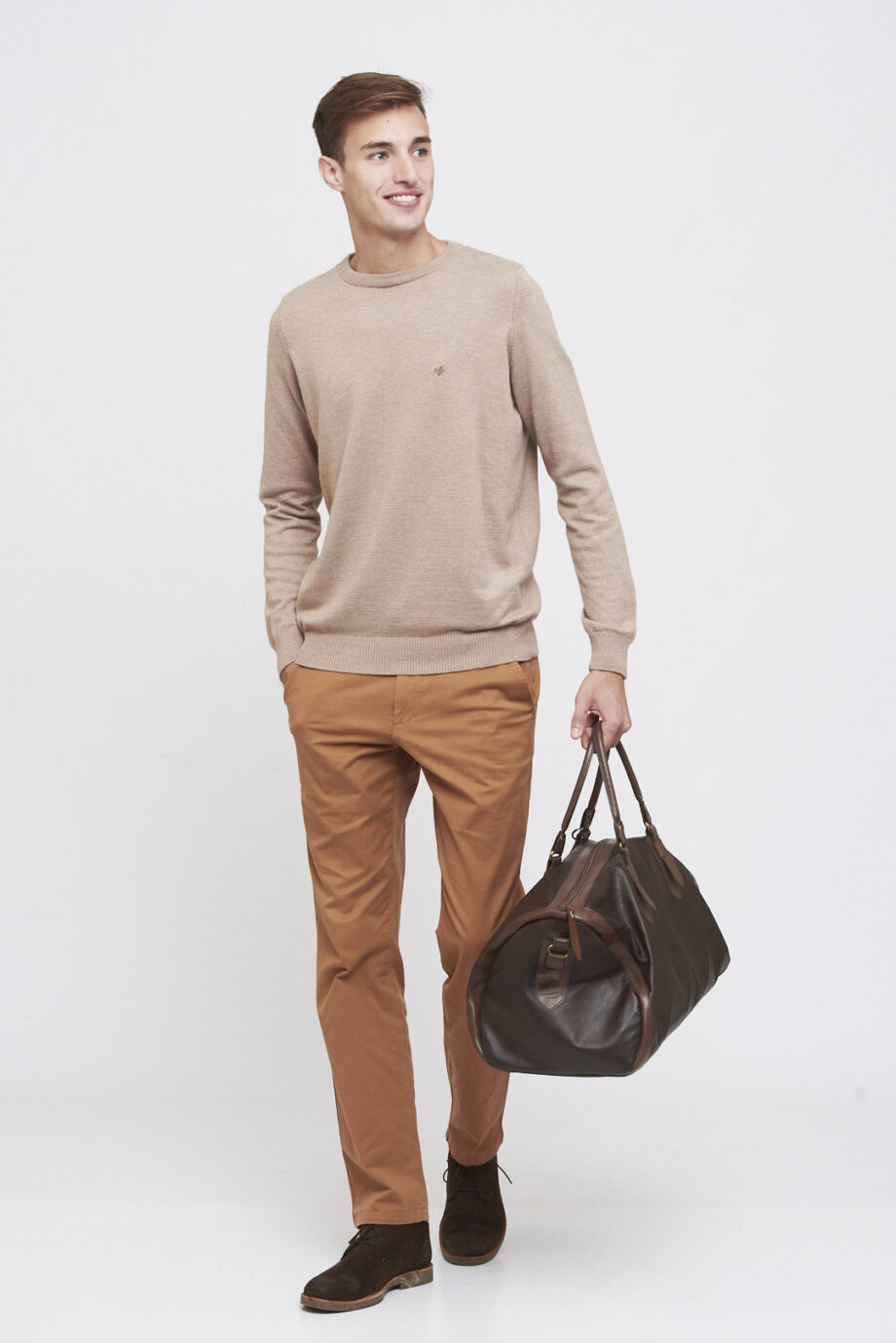 Sweater liso escote redondo