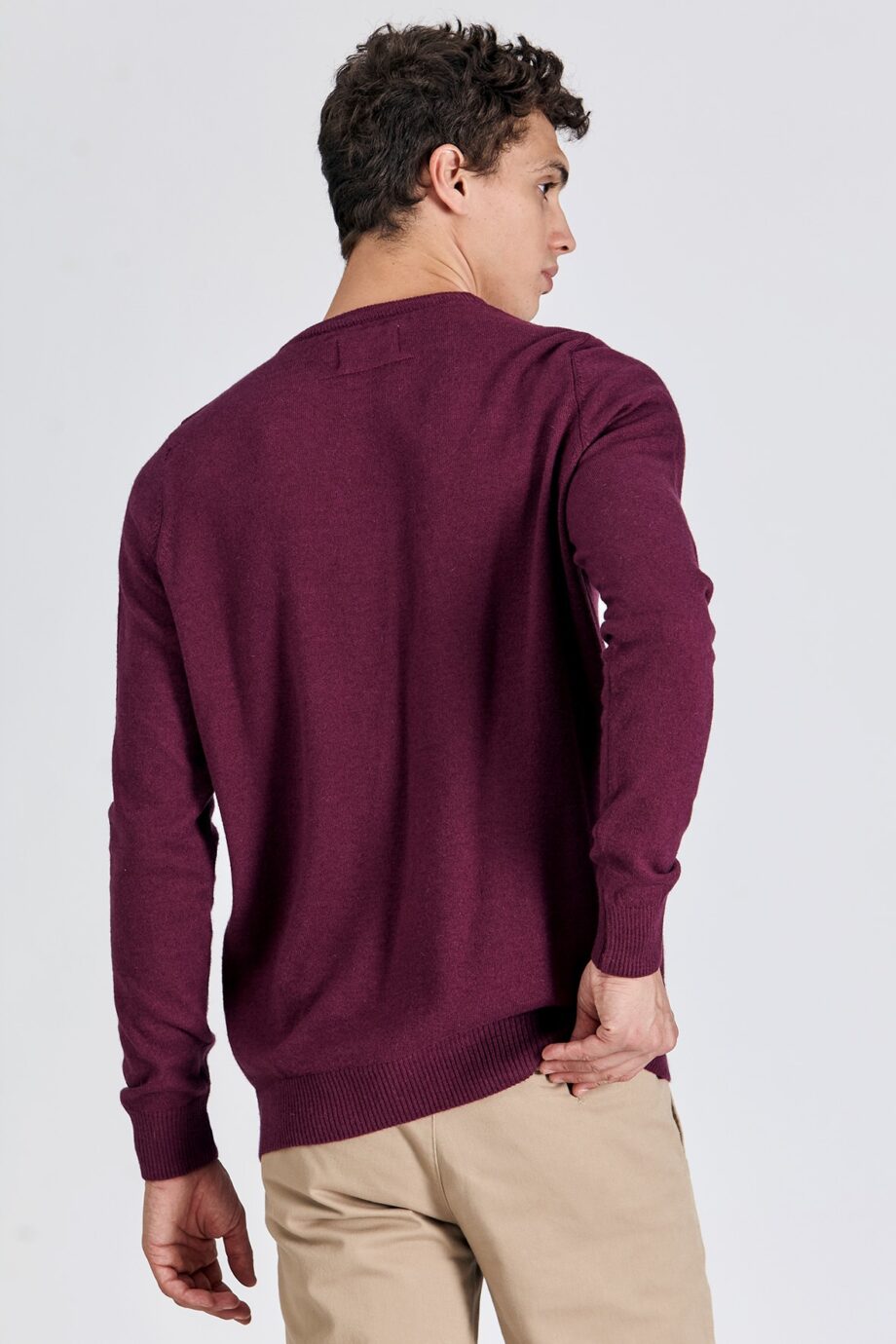 Sweater liso escote O